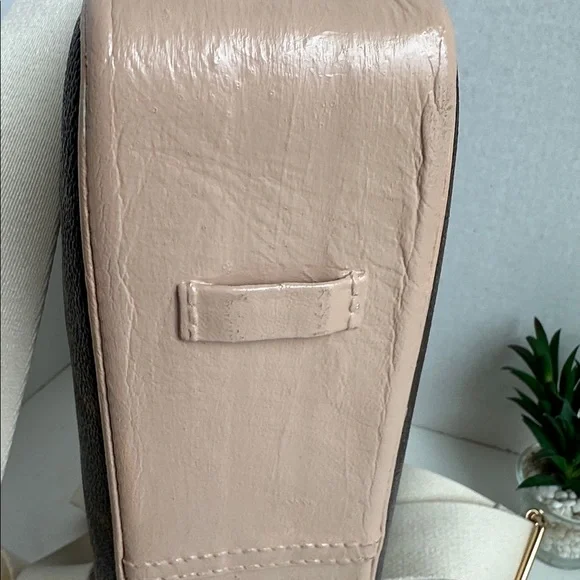 Customized 
Louis Vuitton Monogram Crossbody with missing strap 
12” x 9” x 3” - Picture 8 of 16